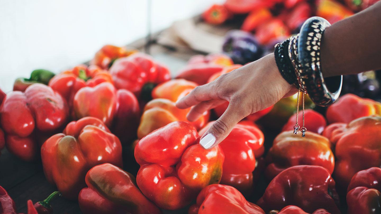 Shop the Farmers Market Like a Regular